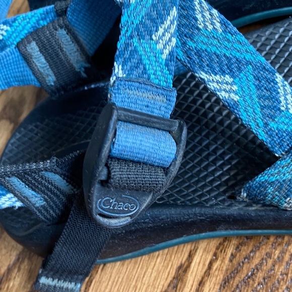 Blue/turquoise/white kids Chaco sandals, size 3. Excellent condition ships quick - Picture 15 of 15